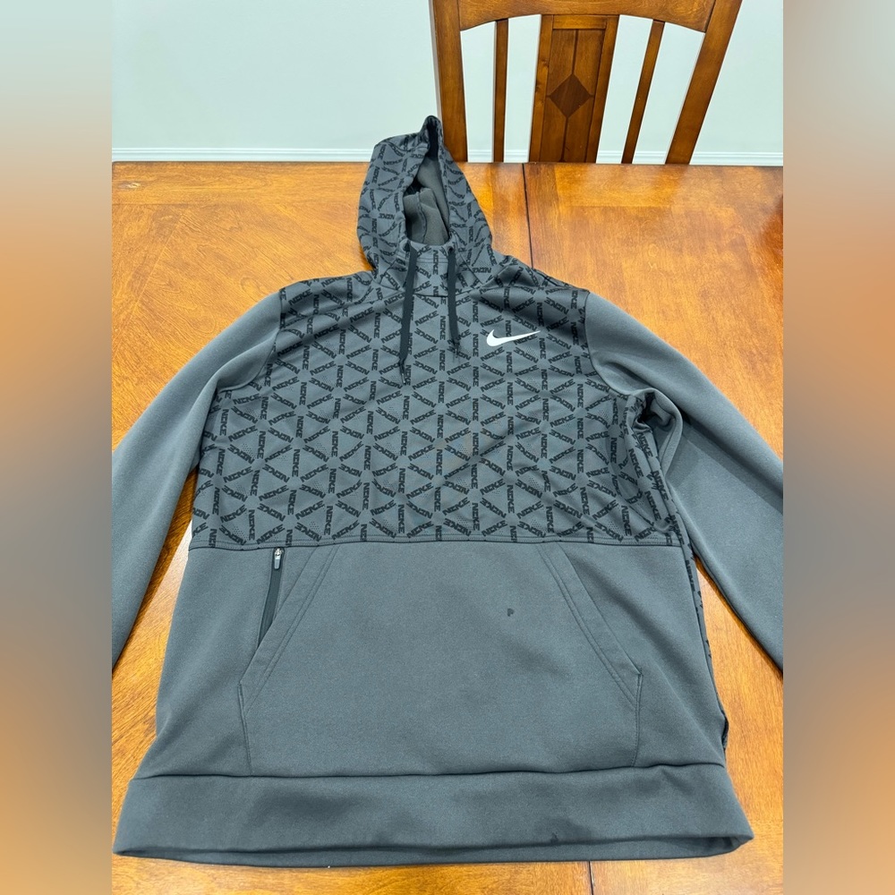 Nike Therma-Fit Geo Print Grey Sweatshirt